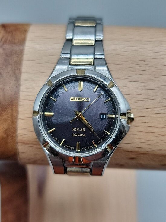 Seiko Ladies Solar Watch SUT316 Two-Tone Stainless Black Dial 28mm V1370CH0 5.5\